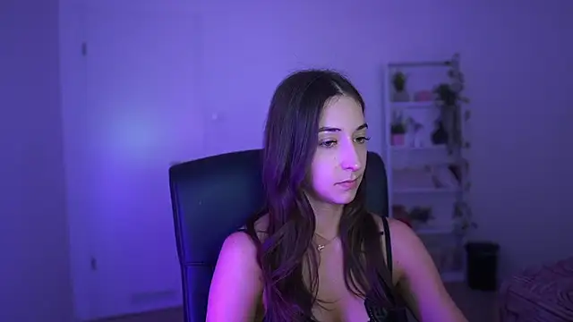 Crystalbrunette18 online show from April 2026 06:24:02 PM