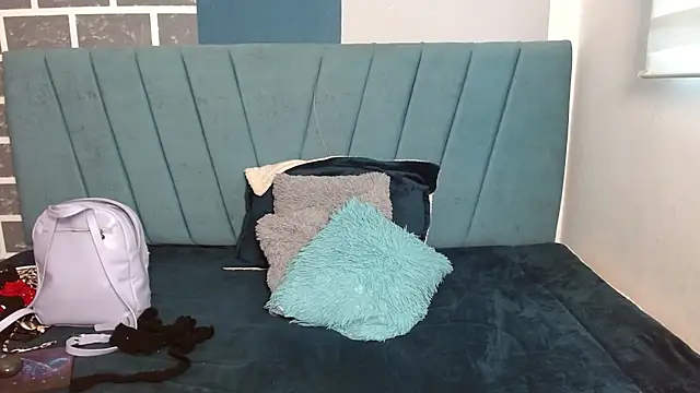 Ariadnett   online show from April 2026 05:23:01 PM