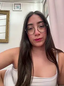 vampiralatina online show from May 2026 07:11:02 PM