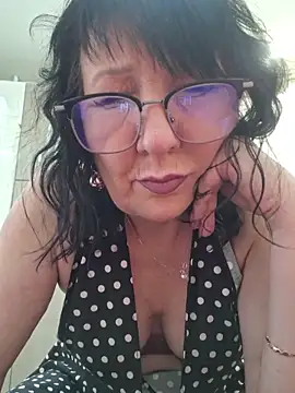 LaliaMia online show from April 2026 01:01:02 PM