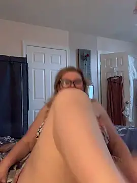 Love Lee xo online show from April 2026 12:43:01 PM