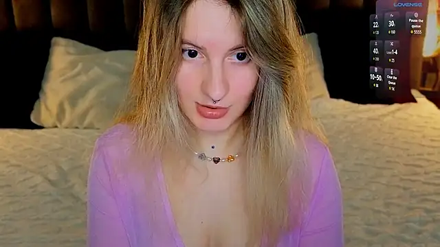 Snapshot of Daryana_Gray chatting on May 2026 06:21:02 AM Daryana Gray online show from May 2026 06:21:02 AM