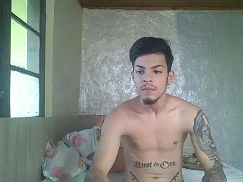 Snapshot of robertmrn112 chatting on May 2026 07:27:01 AM robertmrn112 online show from May 2026 07:27:01 AM