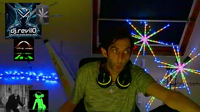 Snapshot of OllyFummler chatting on April 2026 01:08:01 AM OllyFummler online show from April 2026 01:08:01 AM