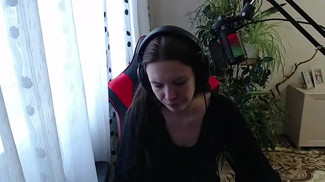 PunyKnee online show from April 2026 10:31:01 AM