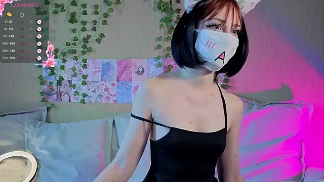 LunaNyanmi online show from April 2026 09:49:01 AM