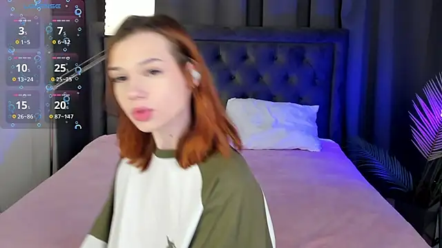 FoxLisa online show from April 2026 08:01:02 PM