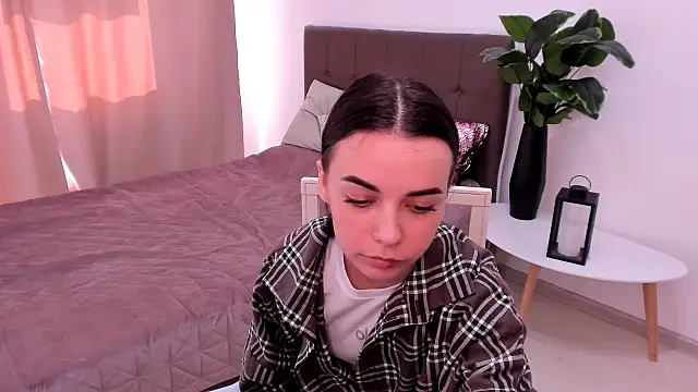 Little Ami  online show from April 2026 01:29:02 PM