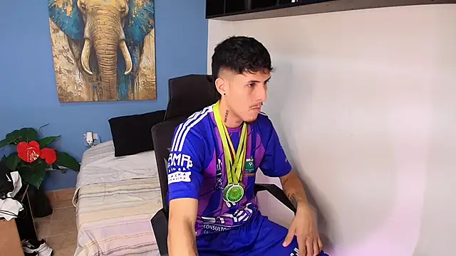 ALEXXXTREM69 online show from April 2026 12:17:01 AM