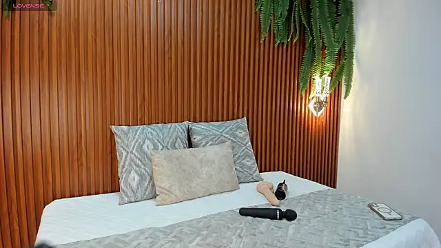 aliice diaz online show from April 2026 02:27:02 PM