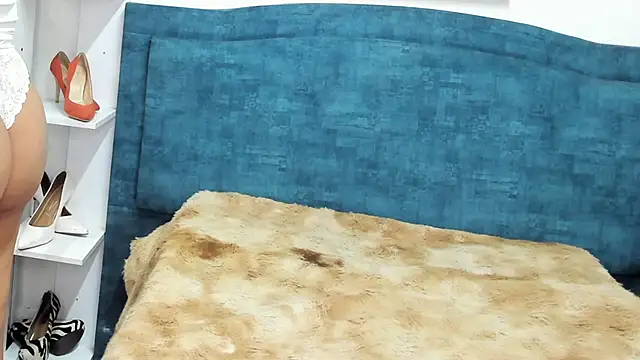 IsadoraVex online show from April 2026 12:30:01 PM