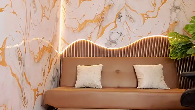 TINIFOX online show from April 2026 01:25:02 PM