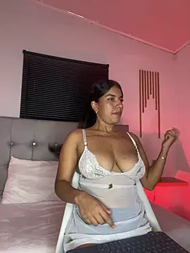 kimmygray10 online show from June 2026 06:24:02 PM