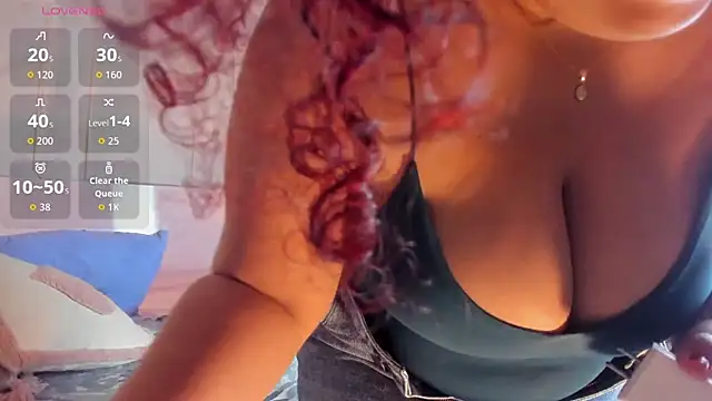 Zara Holly  online show from April 2026 06:57:01 PM