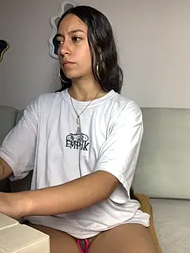 DulceLatinaxo online show from April 2026 09:17:02 PM