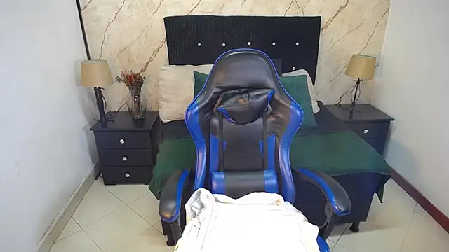 hasley cute online show from April 2026 07:36:02 PM