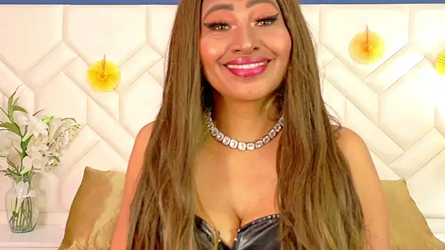 Snapshot of Kiara_Parker_ chatting on June 2026 08:19:02 PM Kiara Parker online show from June 2026 08:19:02 PM