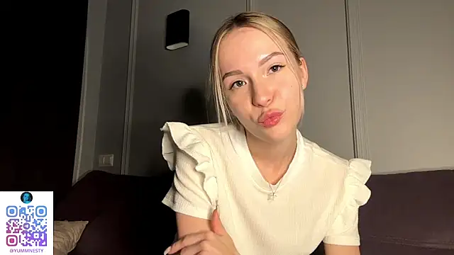 Nestymi online show from April 2026 10:10:02 PM