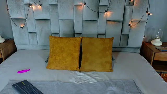 AriannaLux   online show from April 2026 07:50:02 PM