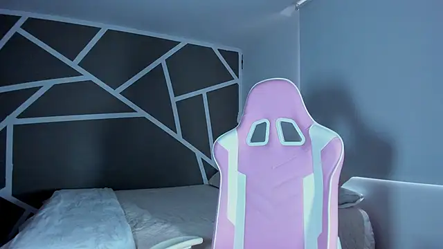 alexa fox0 online show from April 2026 07:58:02 PM