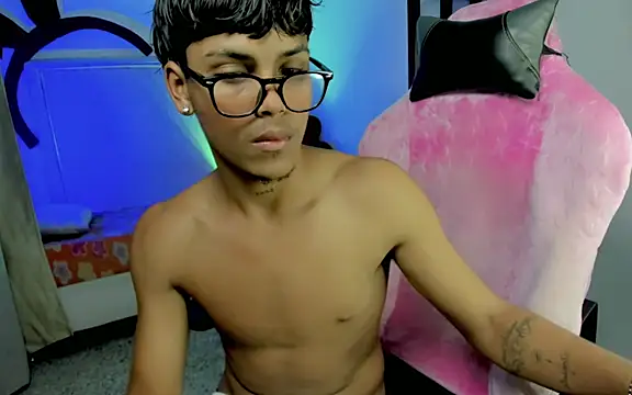 Angel foxc  online show from April 2026 03:32:01 AM