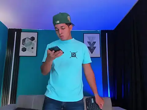 davisito 26 online show from April 2026 07:58:01 PM