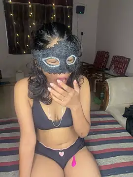 Snapshot of Love_Birds00 chatting on July 2026 09:33:01 AM Love Birds00 online show from July 2026 09:33:01 AM
