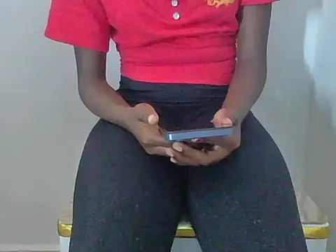 Momoe02 online show from April 2026 10:42:01 AM