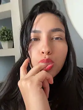 Snapshot of VioletRousee chatting on June 2026 06:52:01 PM VioletRousee online show from June 2026 06:52:01 PM