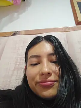 Snapshot of VioletRousee chatting on July 2026 03:28:01 PM VioletRousee online show from July 2026 03:28:01 PM