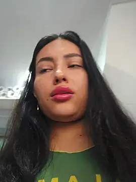 Snapshot of VioletRousee chatting on July 2026 02:13:02 PM VioletRousee online show from July 2026 02:13:02 PM