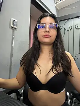 Snapshot of VioletRousee chatting on July 2026 03:08:01 PM VioletRousee online show from July 2026 03:08:01 PM