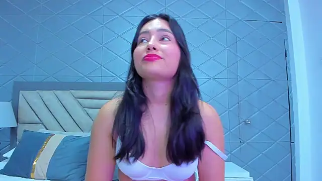 Snapshot of VioletRousee chatting on July 2026 04:28:01 PM VioletRousee online show from July 2026 04:28:01 PM