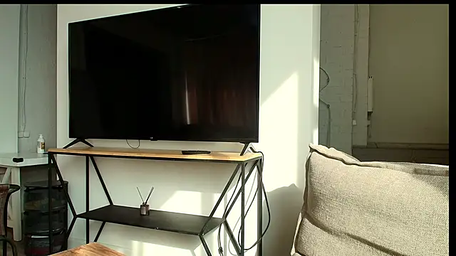 vielleee online show from April 2026 02:14:01 AM