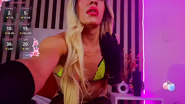 Sasha TitanX online show from April 2026 10:14:02 PM