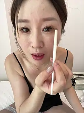 Snapshot of qin205205 chatting on June 2026 11:51:01 PM qin205205 online show from June 2026 11:51:01 PM