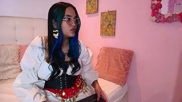 Samanthaa Evanss online show from April 2026 07:19:01 PM