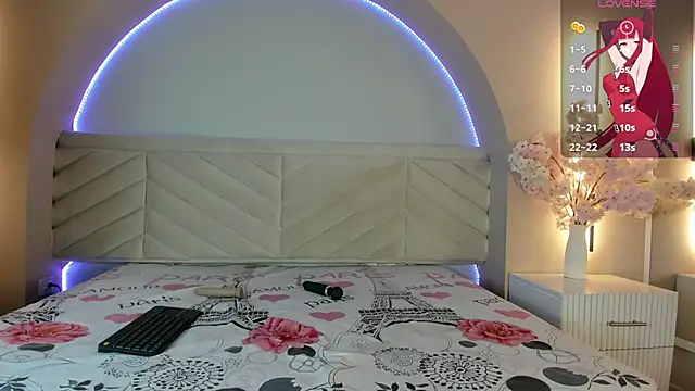 Anniee collins  online show from April 2026 12:19:02 PM