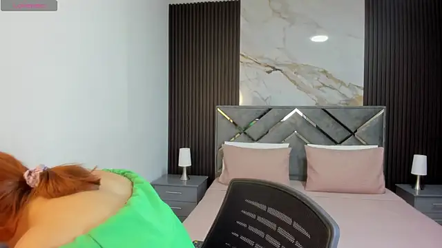 Milacurvy online show from April 2026 07:15:02 PM