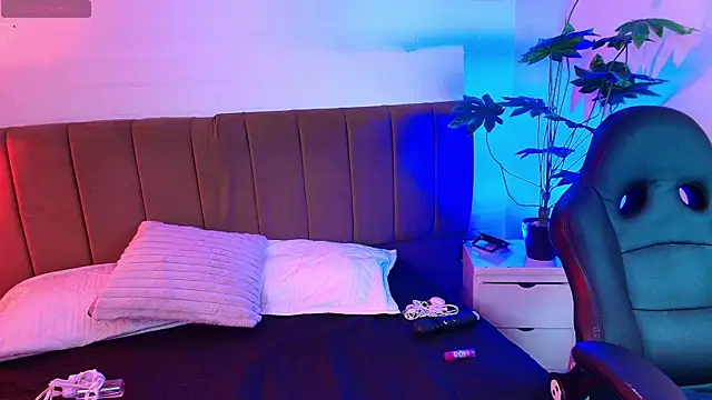 Alina Marks online show from April 2026 07:07:02 PM