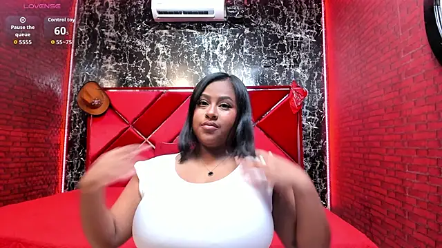 Luu Adams online show from April 2026 07:25:02 PM