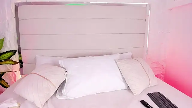 Hayami Li online show from April 2026 12:11:02 PM