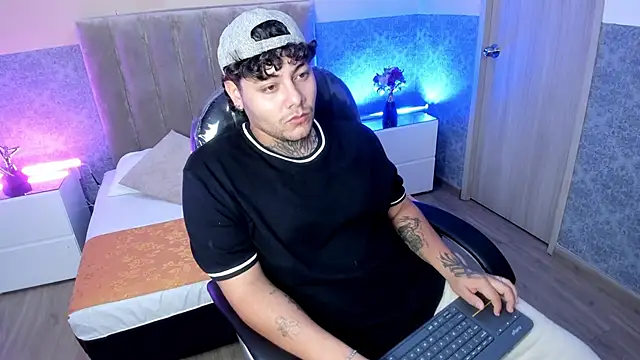 DAMON SALVATTORE online show from April 2026 03:24:02 AM