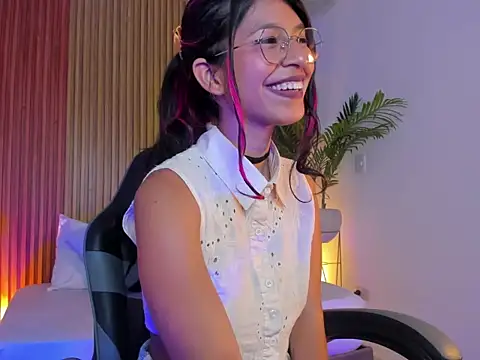 rosalita4  online show from April 2026 09:39:33 PM