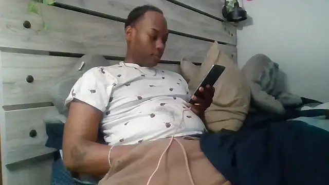 Snapshot of zdaddymm chatting on May 2026 02:40:02 AM zdaddymm online show from May 2026 02:40:02 AM