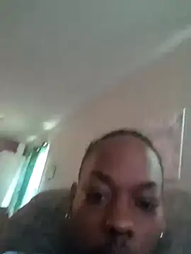 Snapshot of zdaddymm chatting on May 2026 05:32:02 PM zdaddymm online show from May 2026 05:32:02 PM