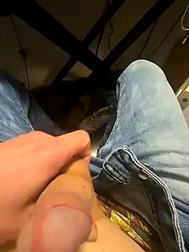 Kwiatywmroku online show from April 2026 12:46:02 AM