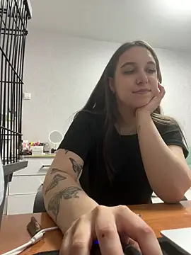 Snapshot of RiannaBrown chatting on April 2026 02:36:01 AM RiannaBrown online show from April 2026 02:36:01 AM