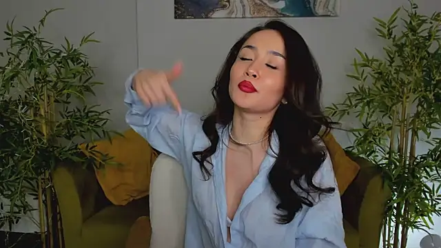 Riddle Lay online show from April 2026 09:53:02 PM