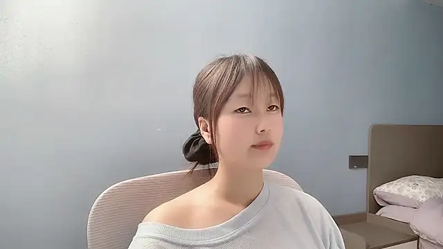 Xiaoqing00 online show from April 2026 02:11:01 AM